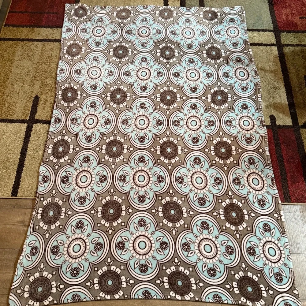 Northpoint Plush Fleece Throw Blanket Gray Aqua Medallion 72in